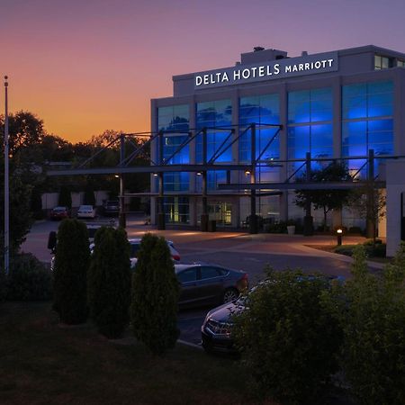 Delta Hotels By Marriott Milwaukee Northwest Menomonee Falls Exterior foto